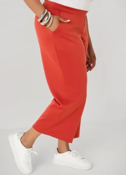 Athletic Knit Cropped Pants