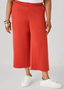 Athletic Knit Cropped Pants
