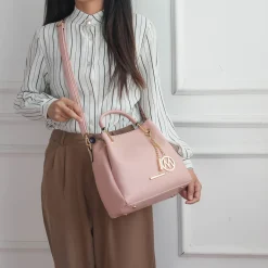 Isidora Shoulder Bag
