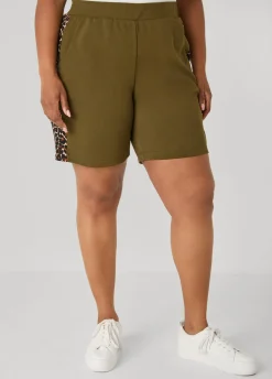Leopard Trimmed Textured Shorts