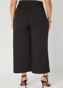 Pleated Wide Leg Capris